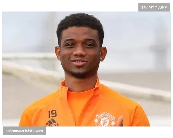 退役后的生活:前曼联后卫菲尔·琼斯在曼彻斯特开办青少年足球学院 退役后的生活:前曼联后卫菲尔·琼斯在曼彻斯特开办青少年足球学院